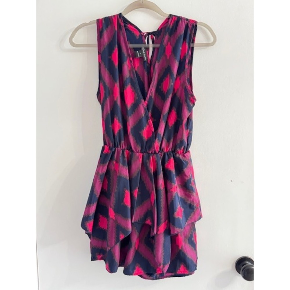 Seductions Pink Navy Ikat Diamond Print Tiered Ruffle Romper Medium Tie Back